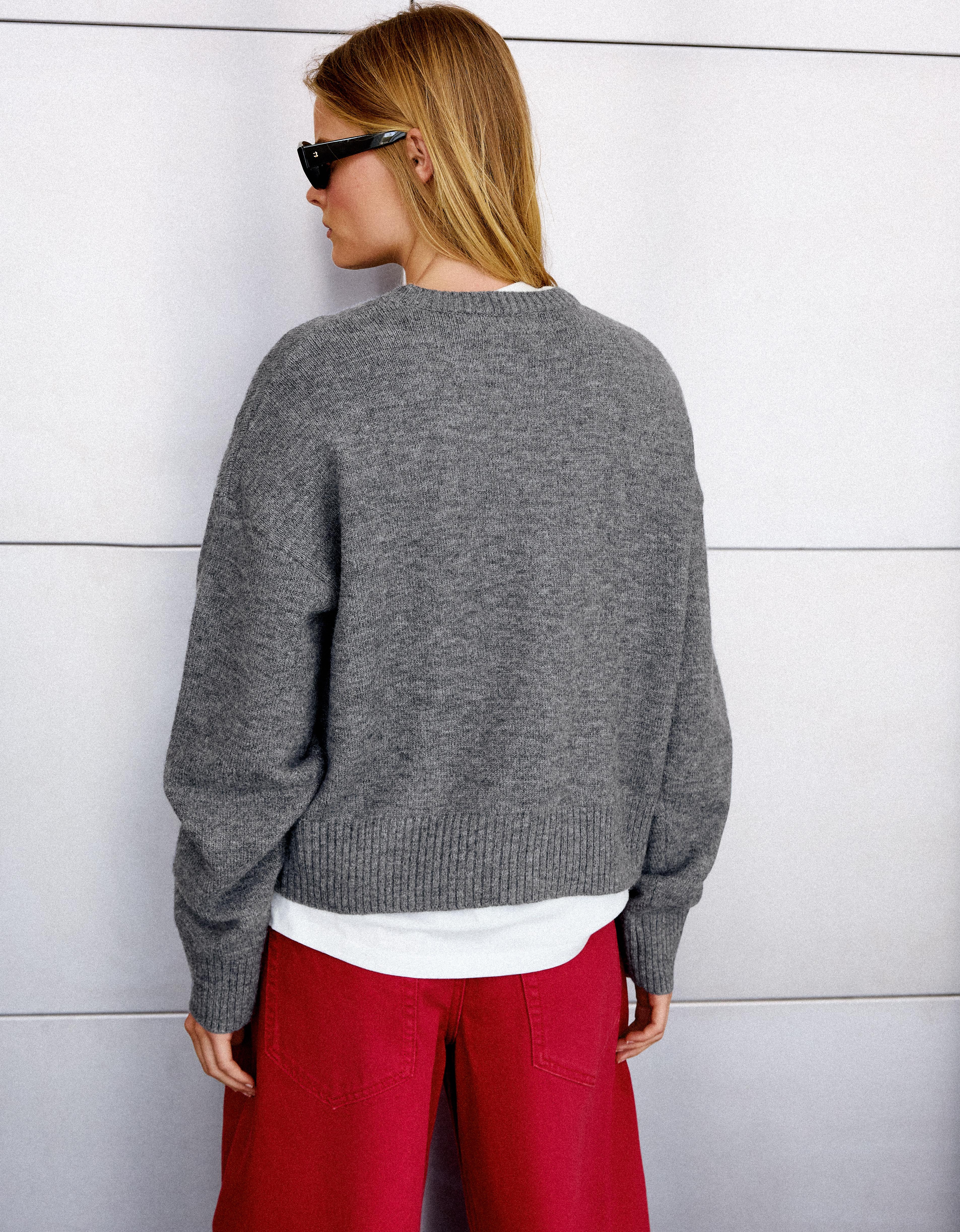Round neck jumper — Grey