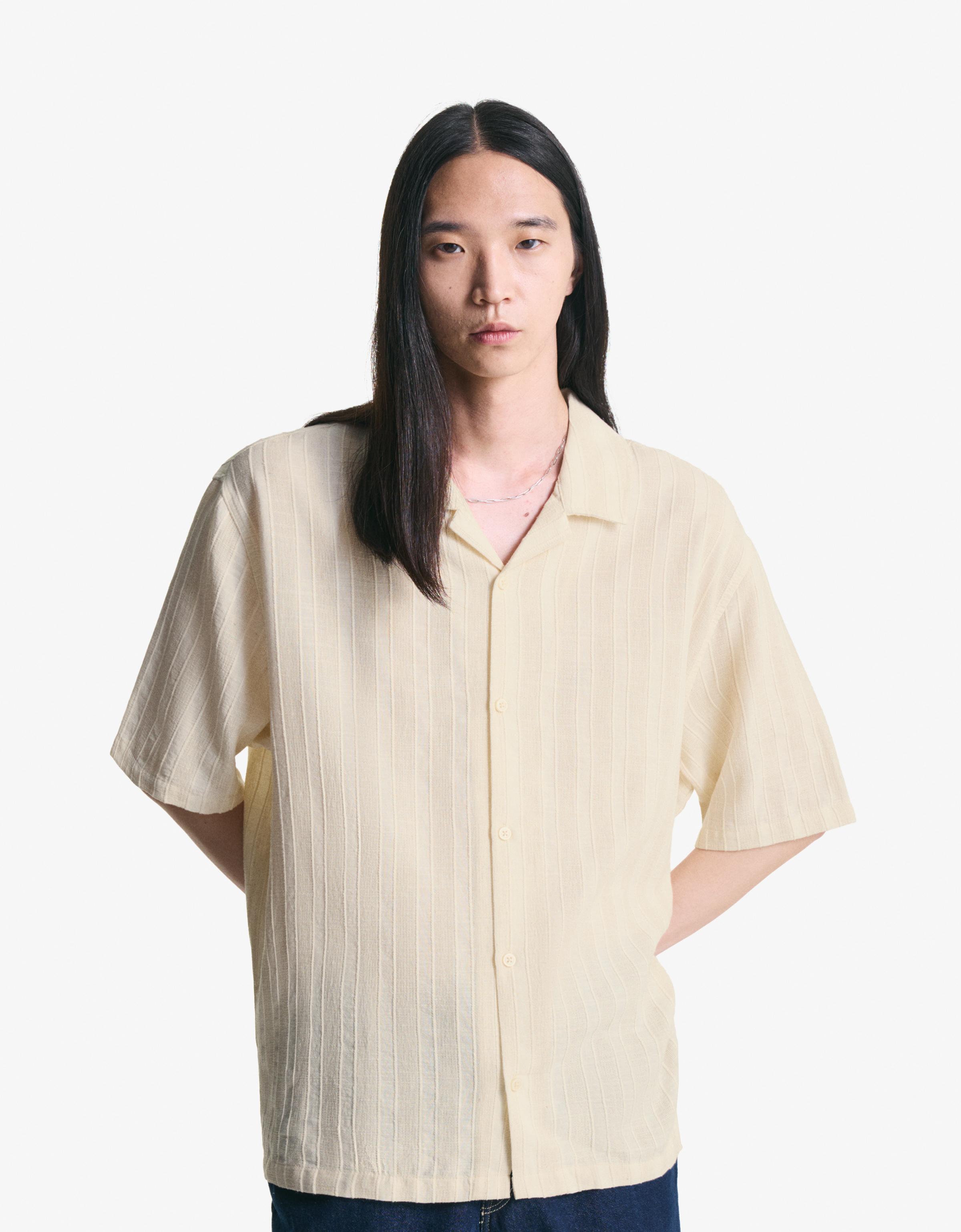 Bershka Rustikales Hemd Mit Kurzen Ärmeln Herren M Beige