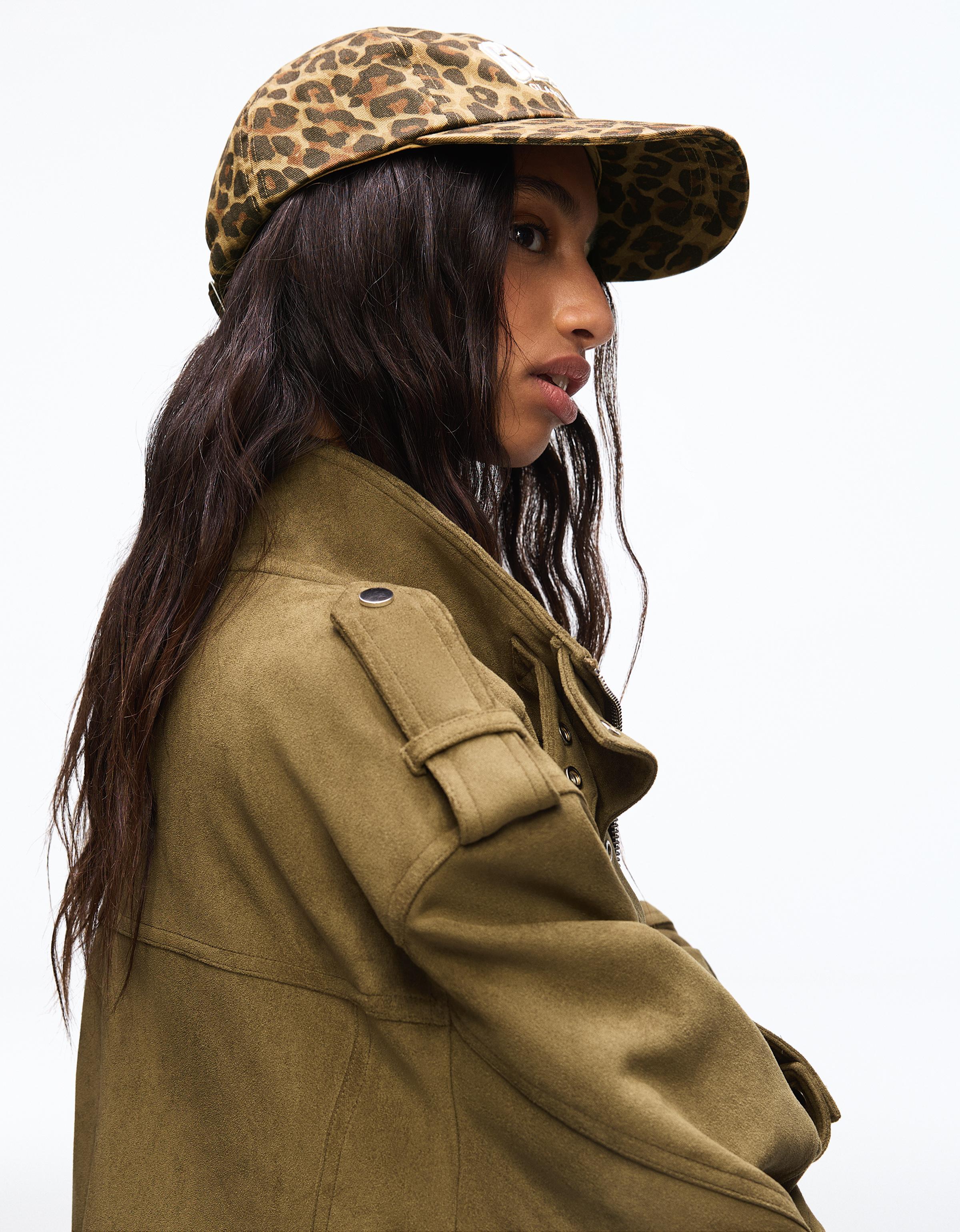 Embroidered animal print cap — Brown