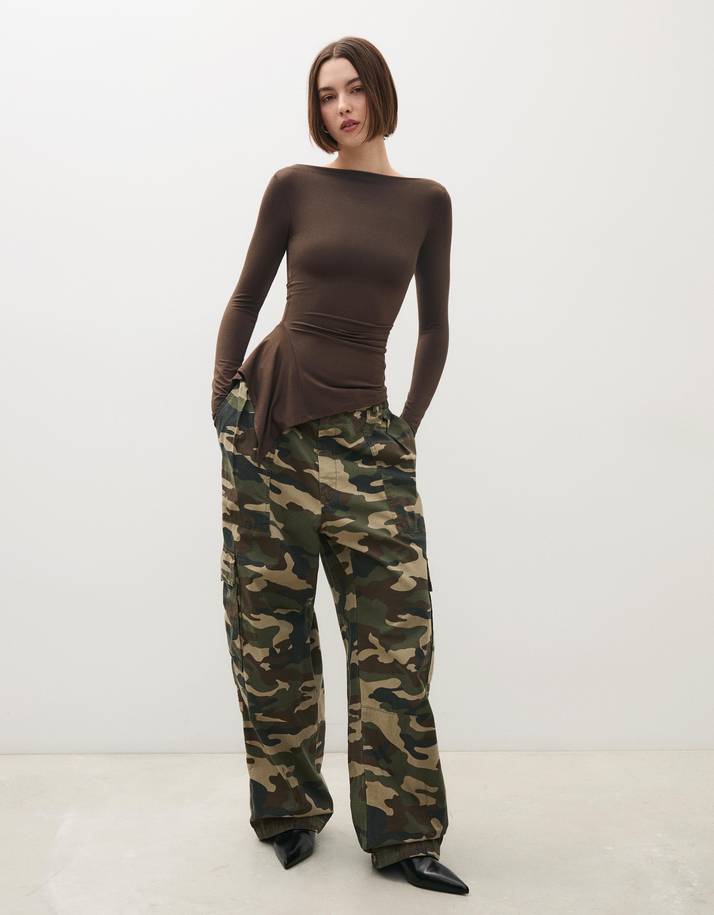 Long sleeve asymmetric gathered T-shirt — Brown