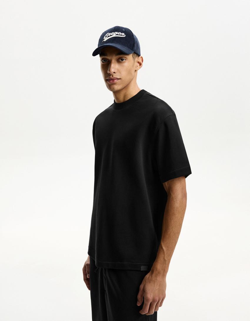 Short sleeve plush T-shirt-Black-0