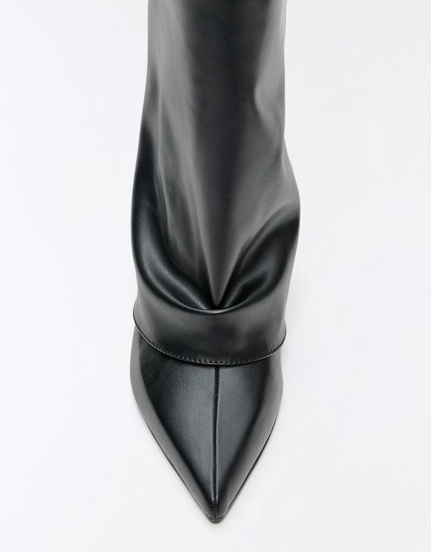 Trouser-Stiefelette mit Absatz-Schwarz