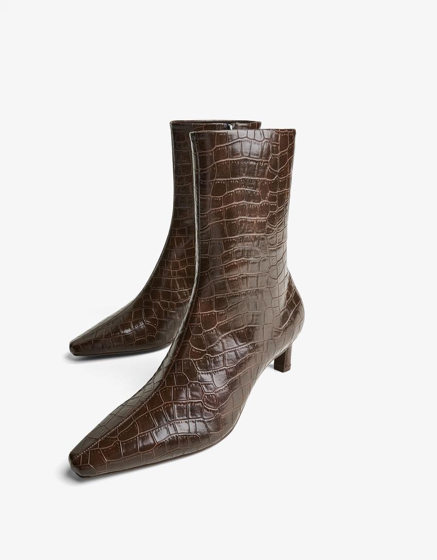 High-heel ankle boots with pointed toe-Κоричневый