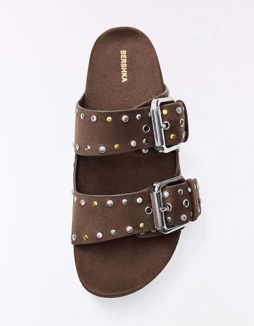 סנדל שטוח עם אבזמים-חום