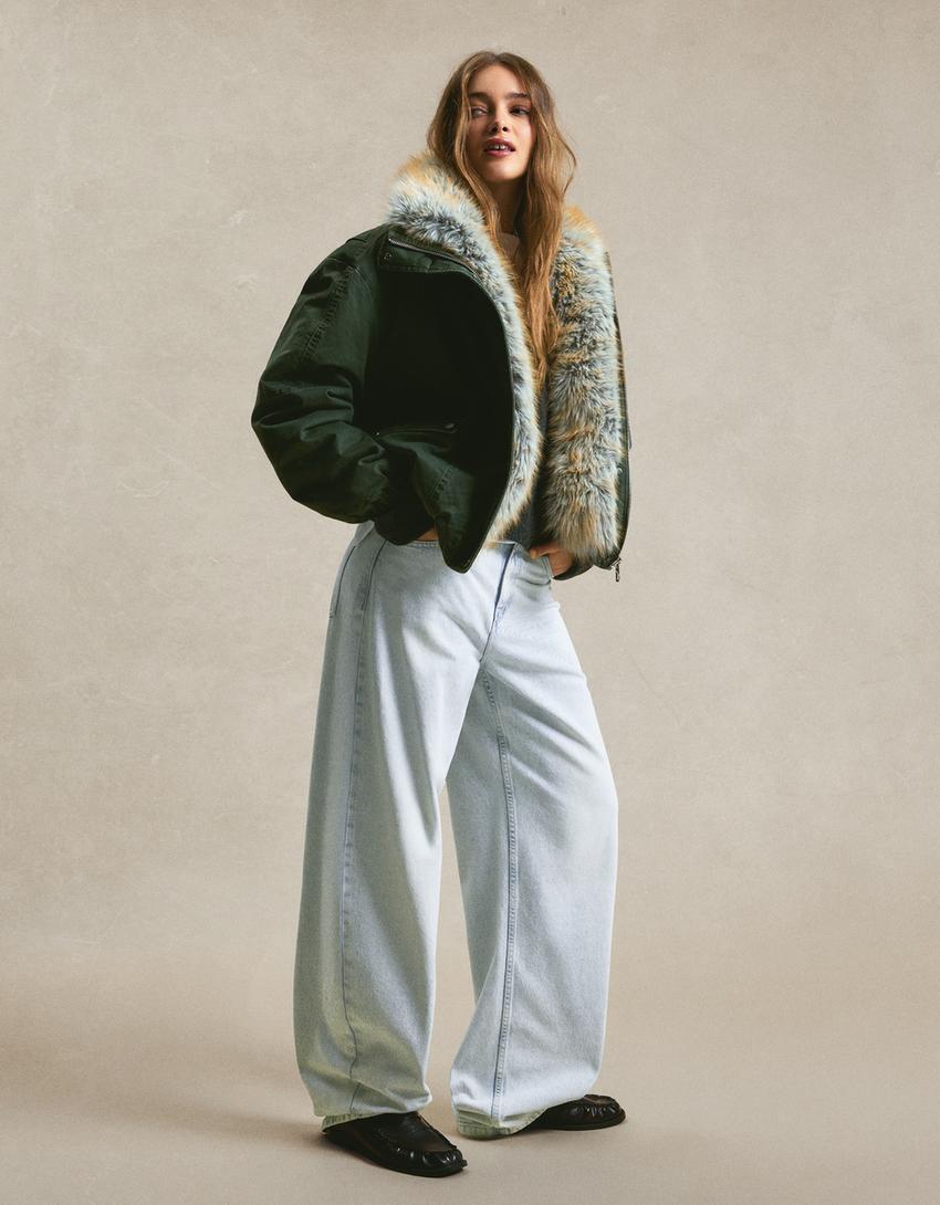 Wide-leg barrel jeans-Washed out blue