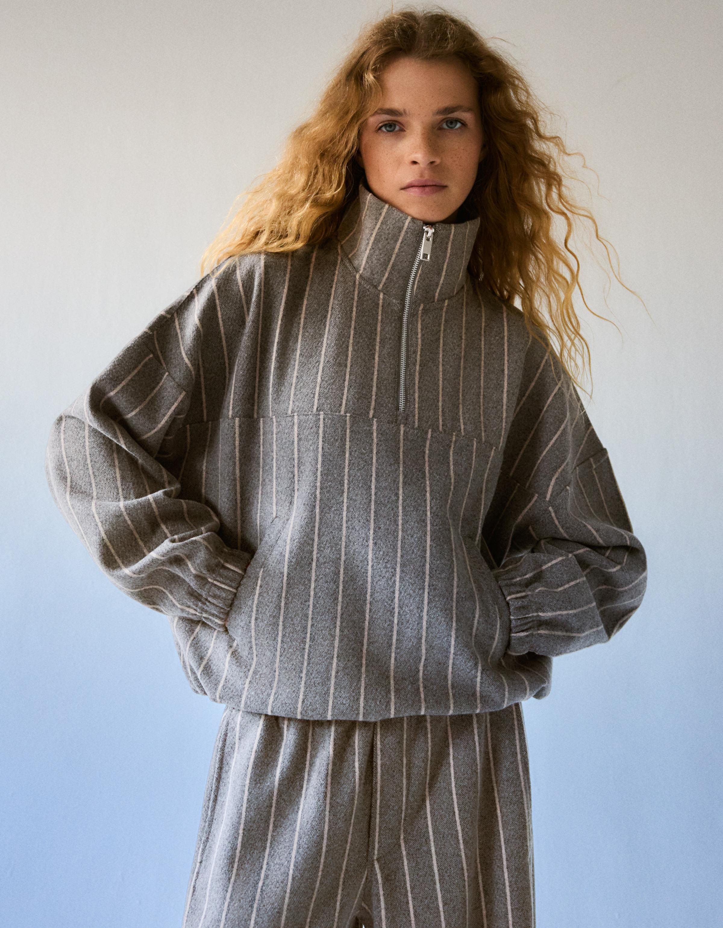 Bershka Bluza Z Suwakiem Do Połowy I Paski Kobieta Szary