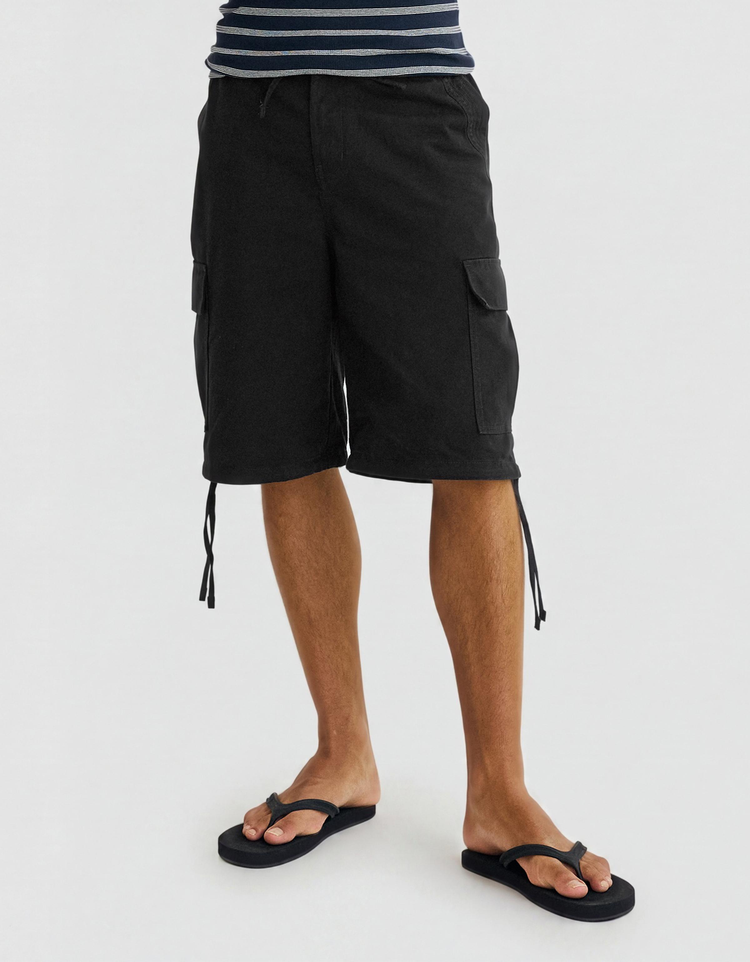 Wide-leg cargo Bermuda shorts — Black