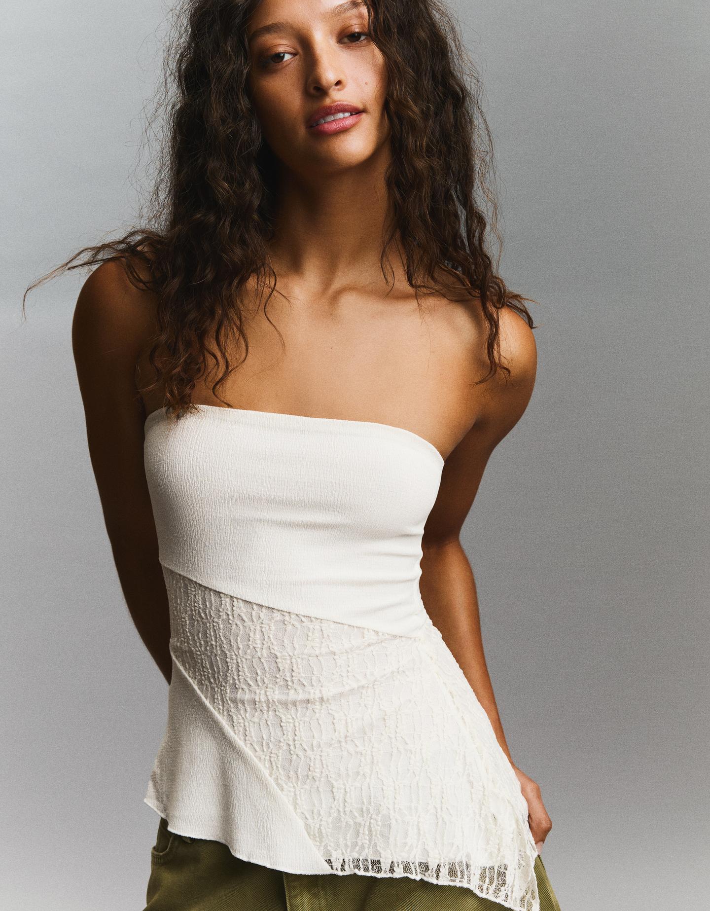 Bershka top bandeau z asymetryczną koronką biały złamany