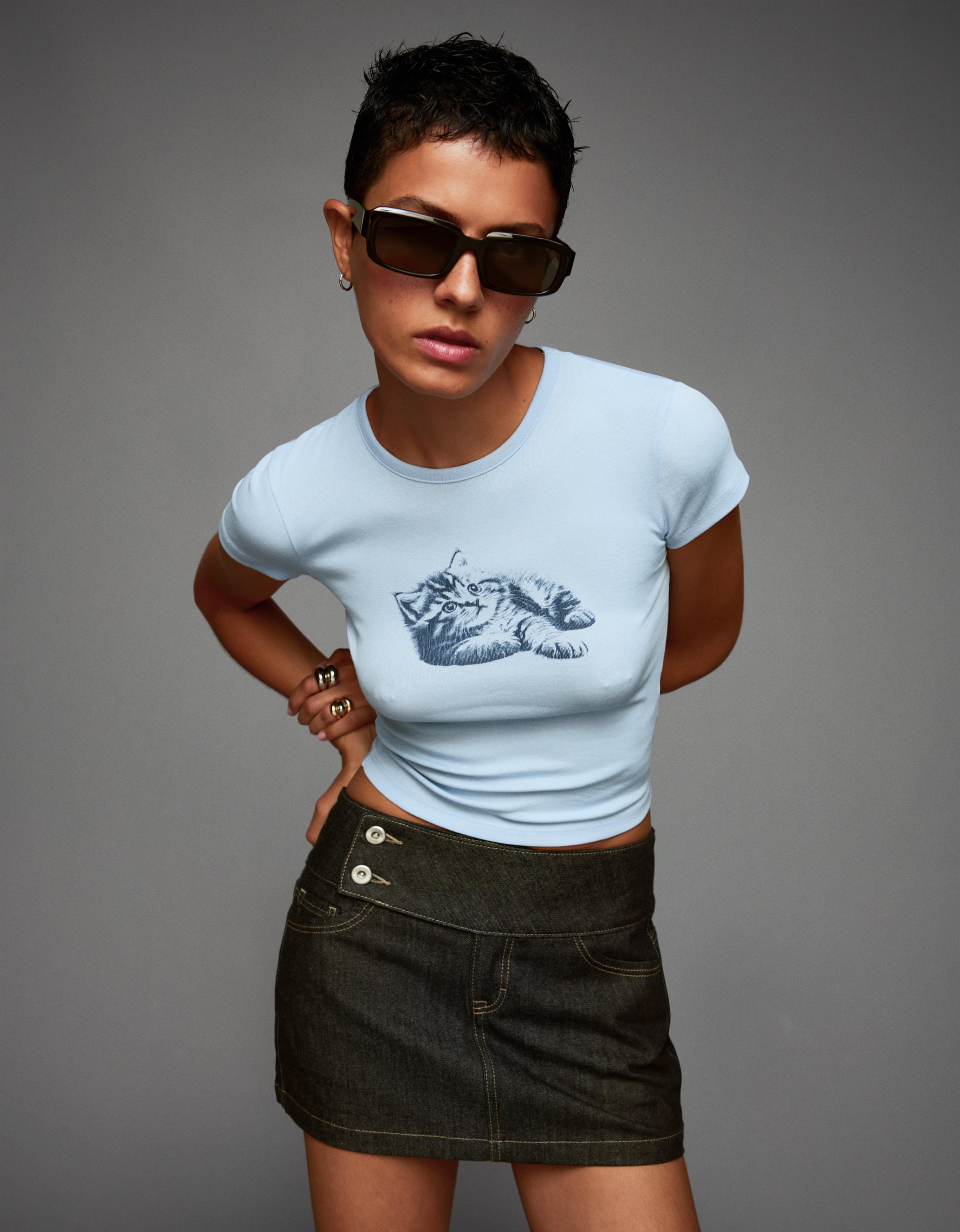 Bershka T-Shirt Mit Print Und Kurzen Ärmeln Damen Xs Hellblau