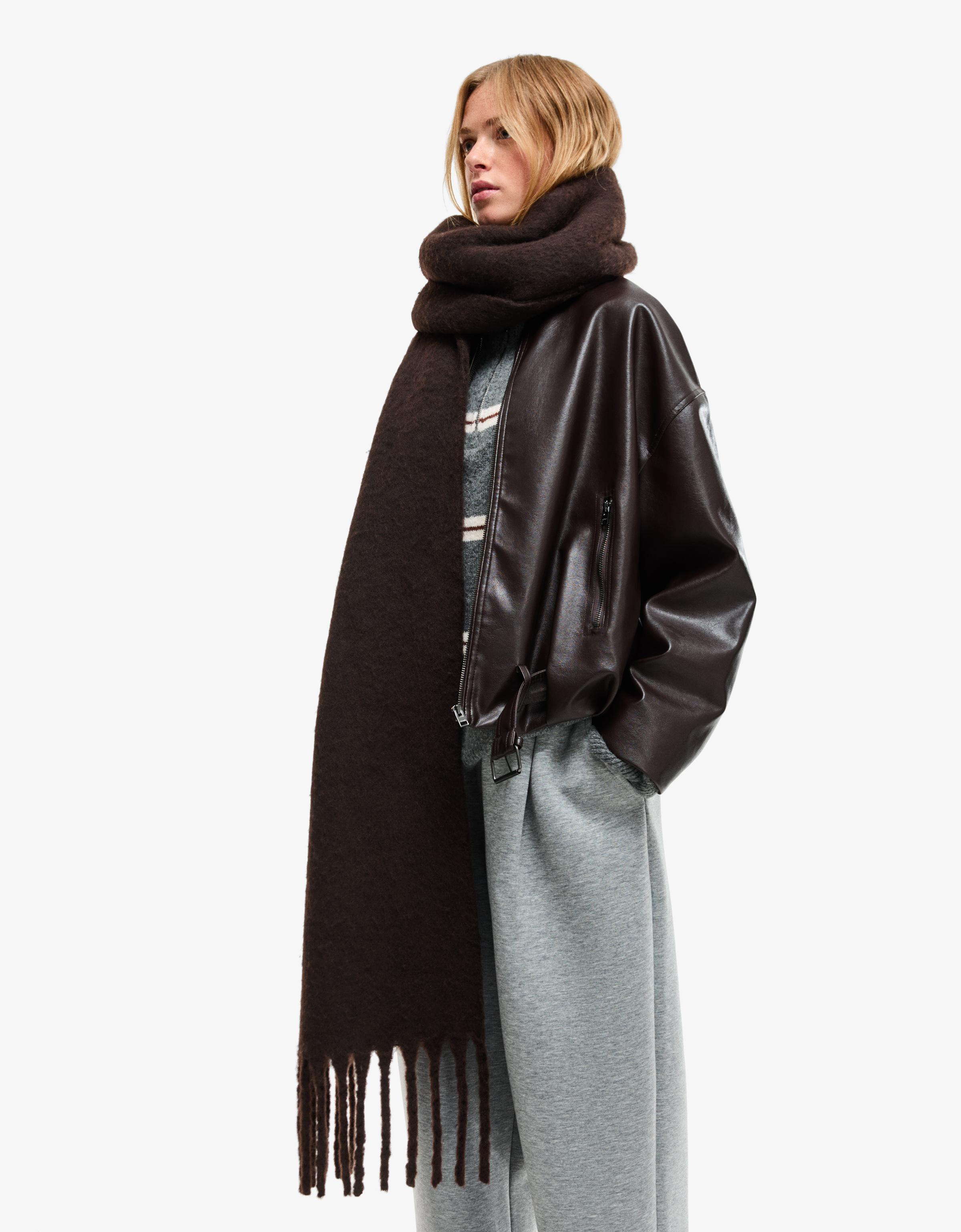 Solid-coloured scarf — Brown