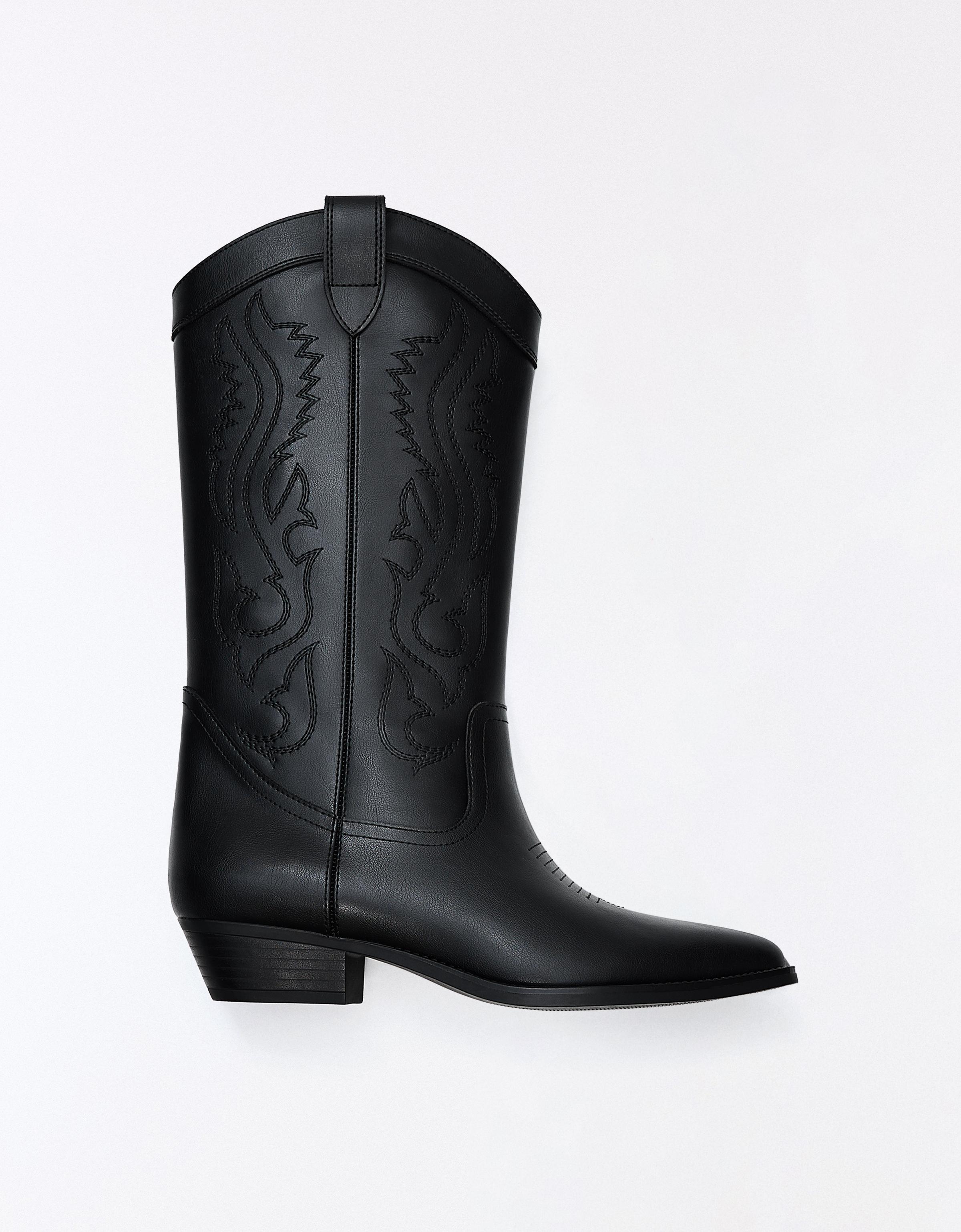 Flat cowboy boots — BLACK