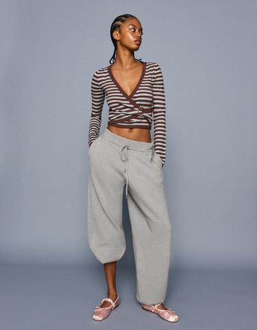V-neck stripe buckle jumper — Brown 5
