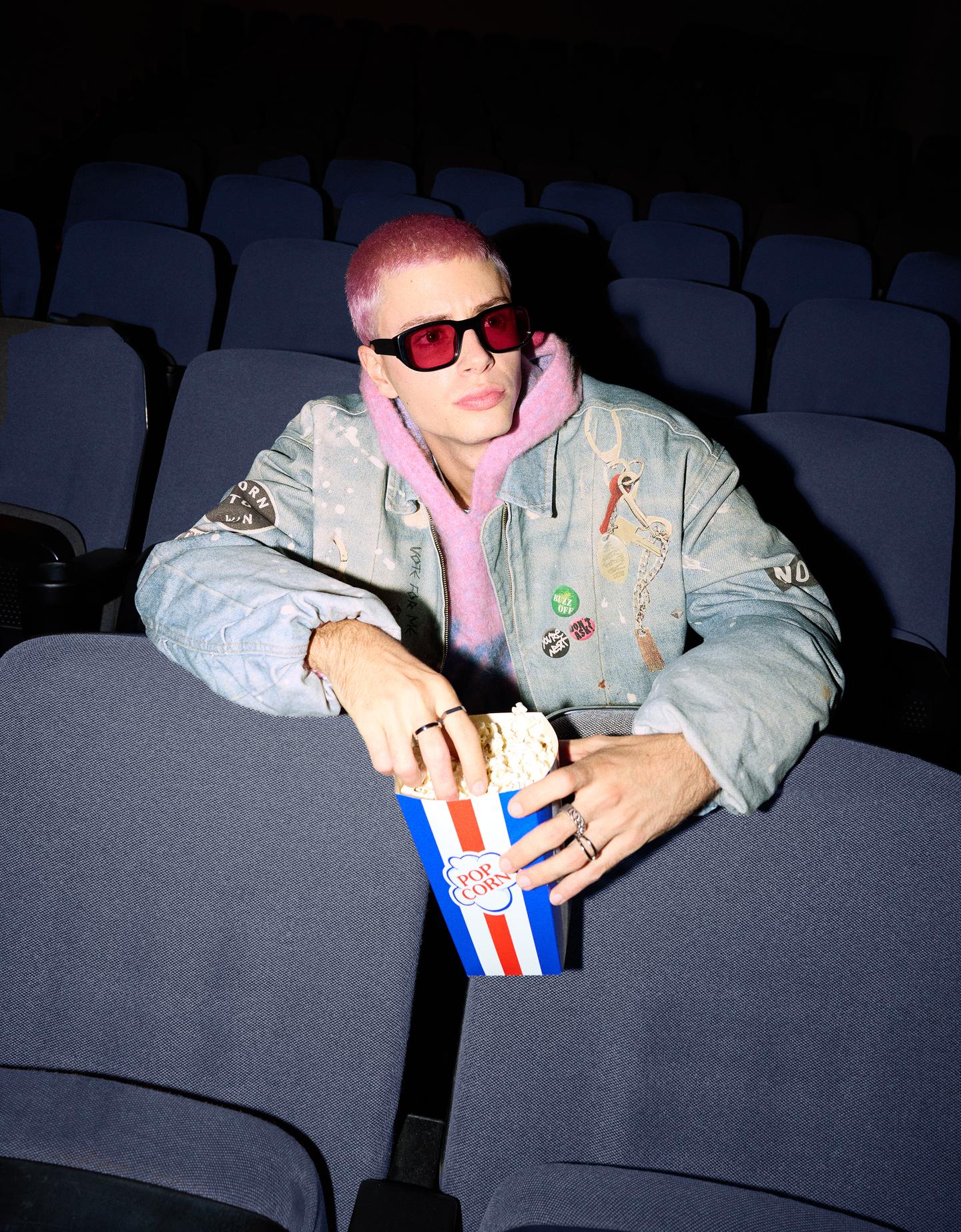 Bershka kurtka jeansowa z nadrukiem wyblakły niebieski