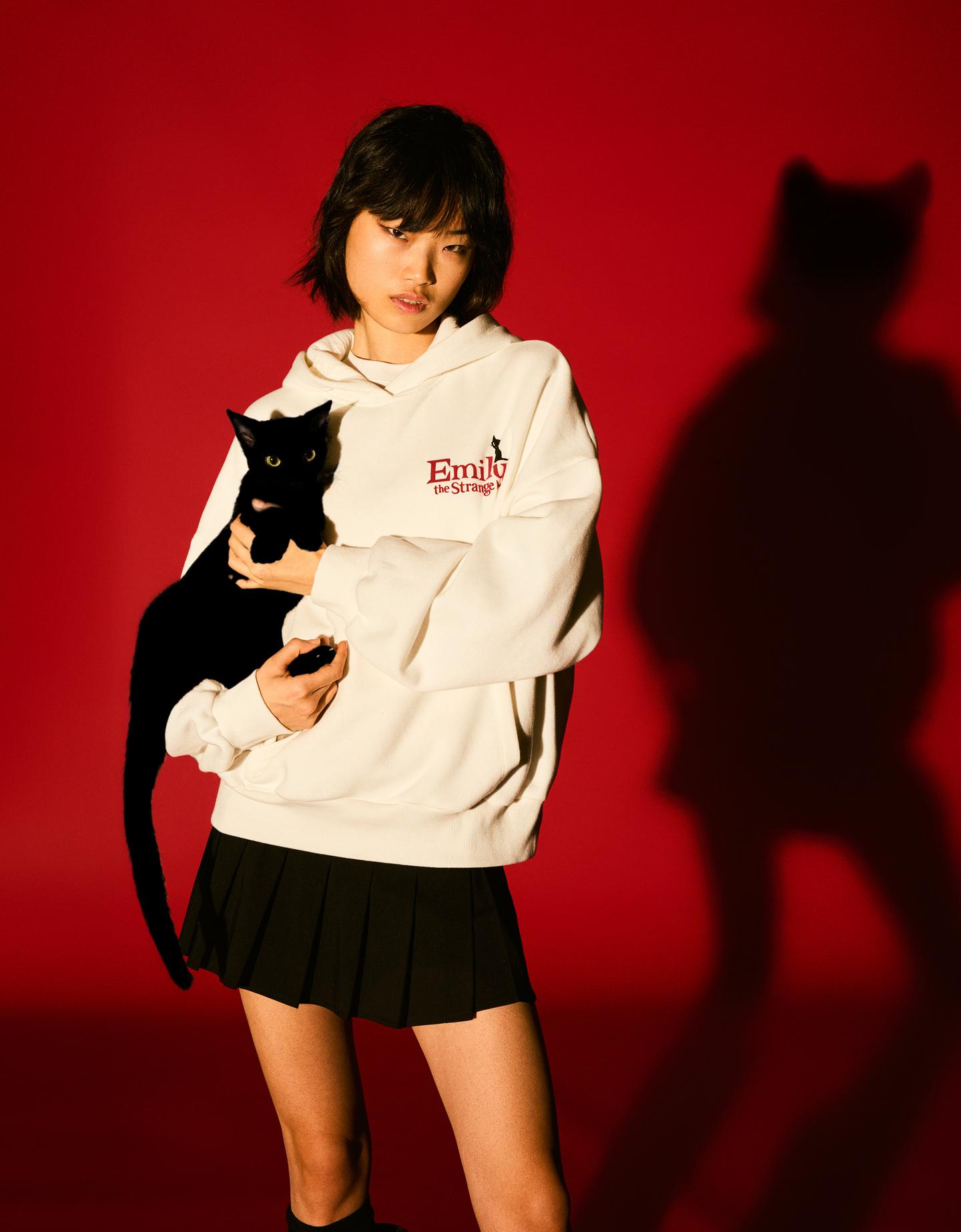 Bershka bluza emily the strange biały złamany