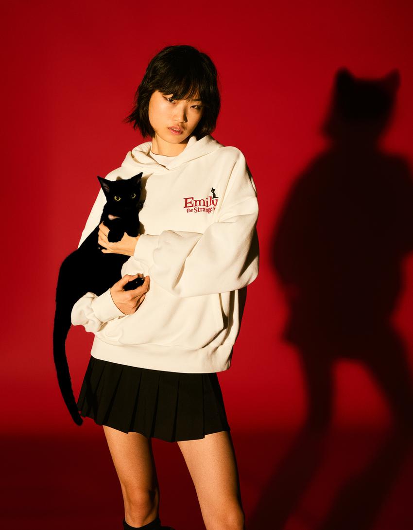 Dessuadora Emily the Strange-Blanc trencat