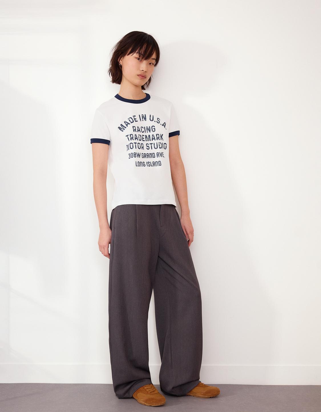 Short sleeve T-shirt with contrast print