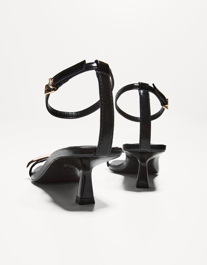 Sandales talon kitten heel détail métallique-Noir