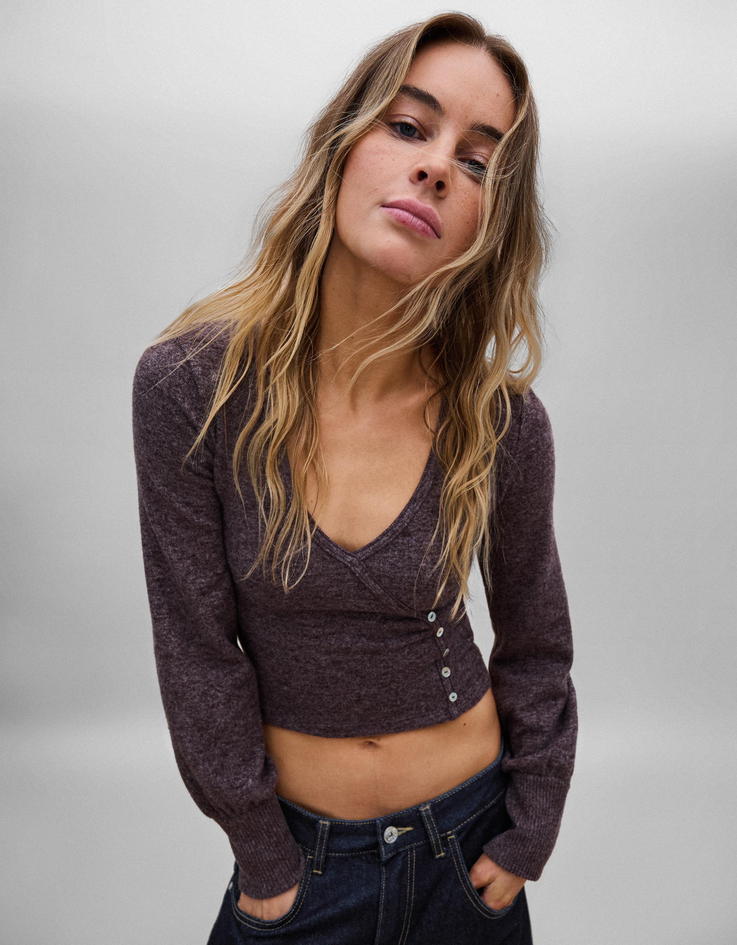 V-neck button jumper — Brown
