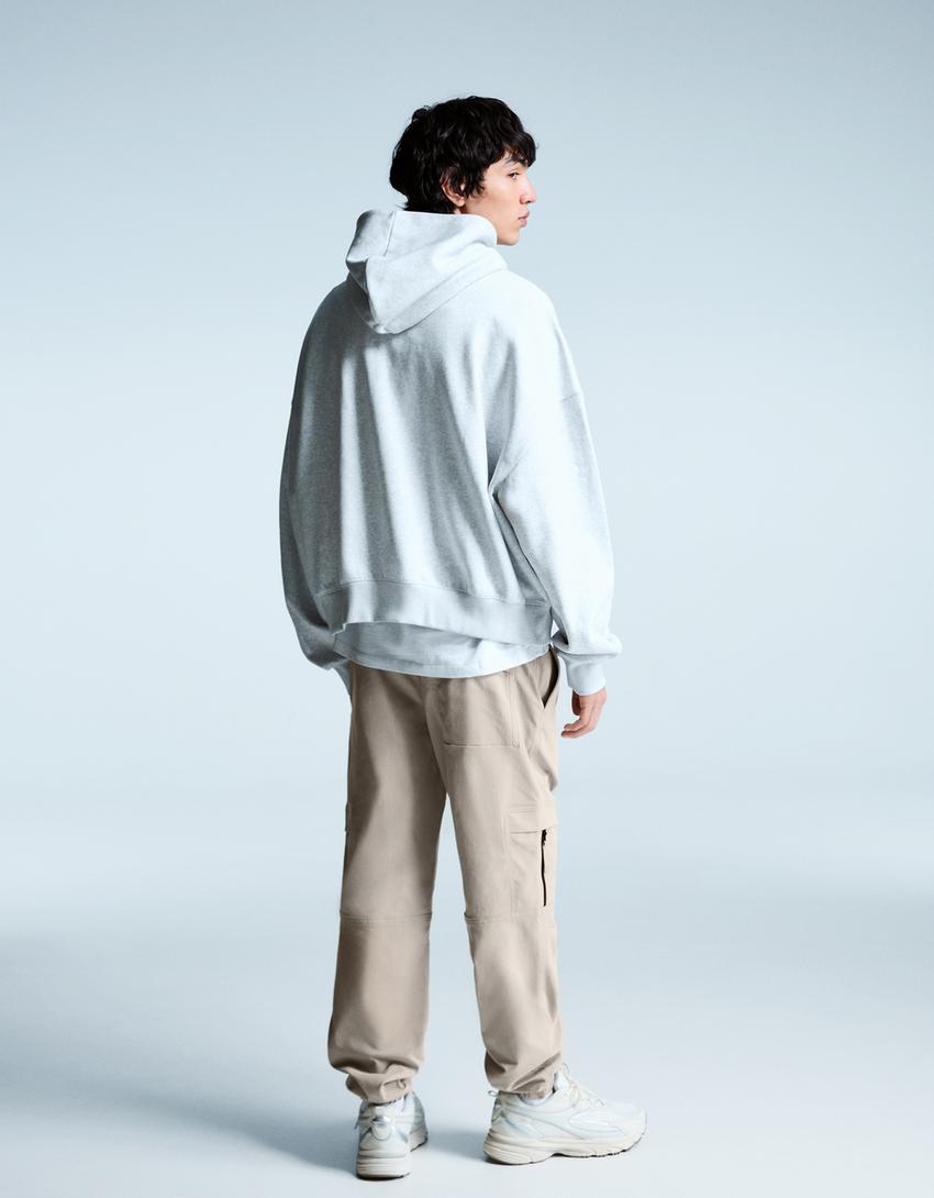 Pantalón cargo técnico-Gris