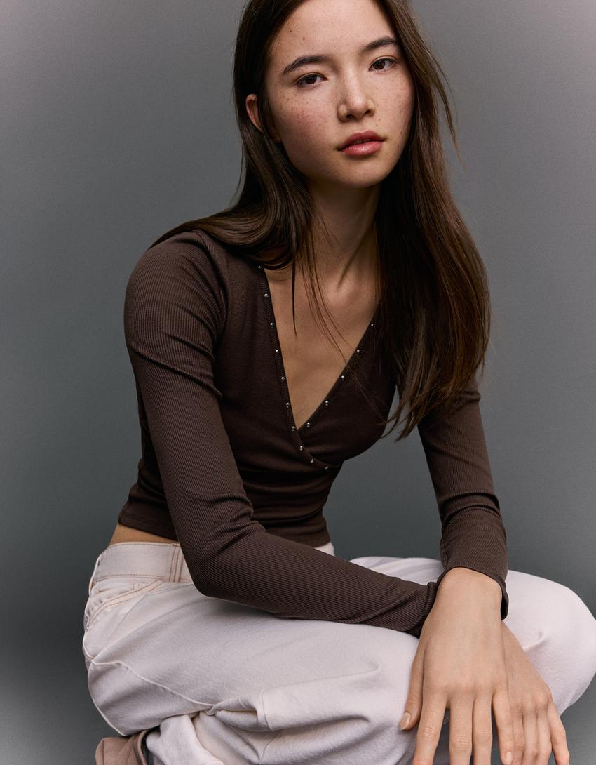 Samarreta màniga llarga tatxes-Marró