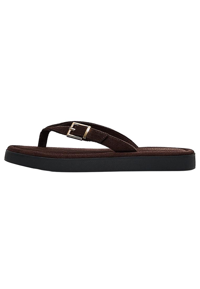 Flat thong sandals with buckle — Brown