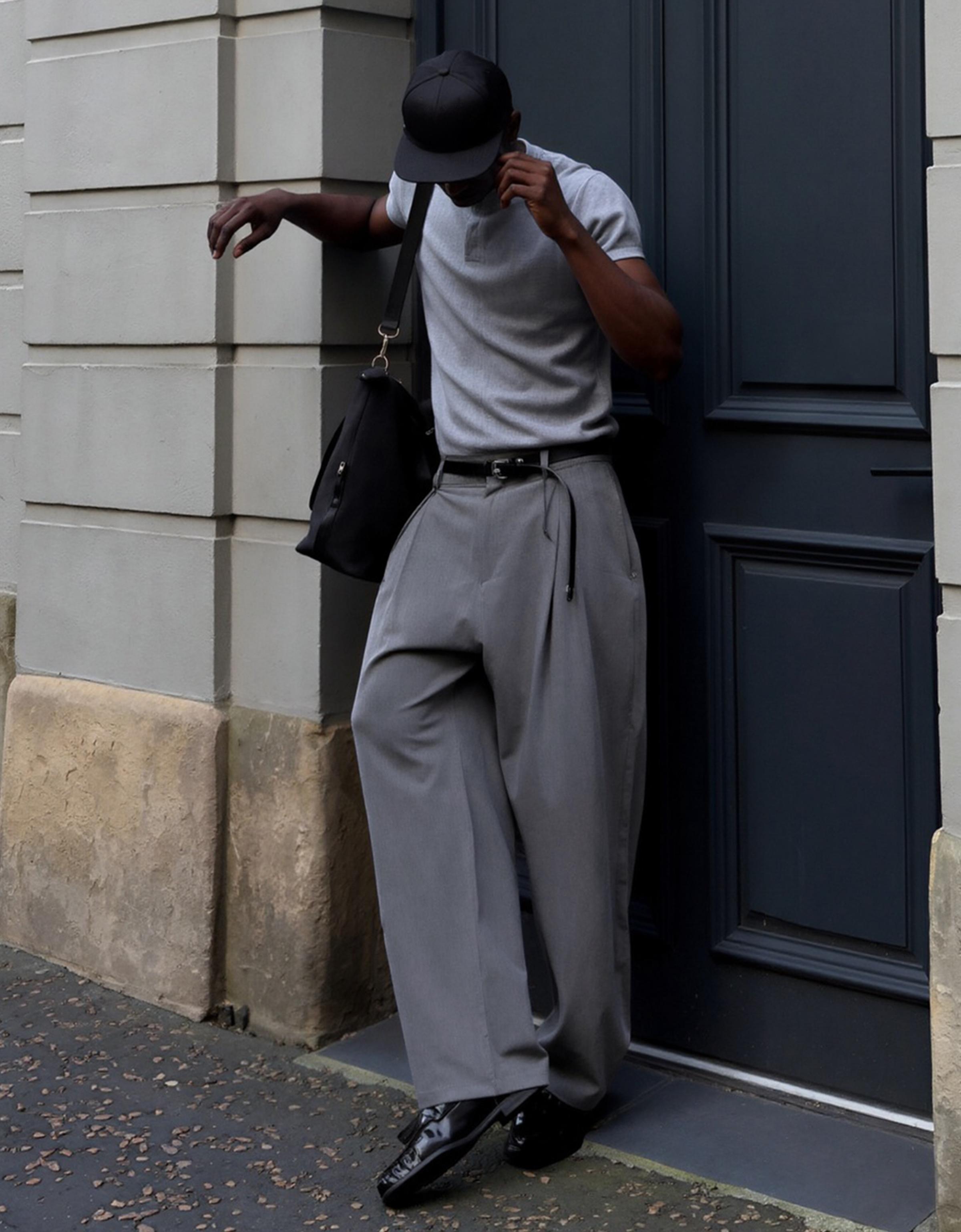 Pleated baggy trousers — Grey
