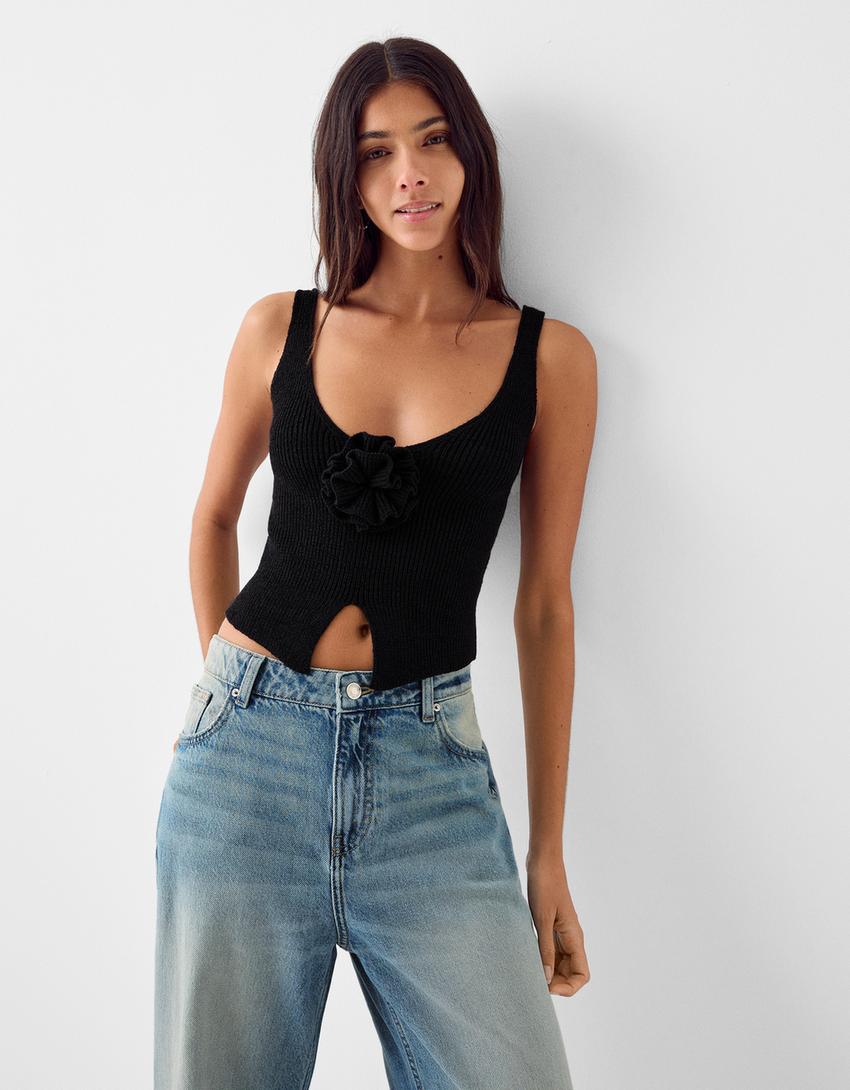 تيشرت بدون أكمام وبزهور-أسود-2