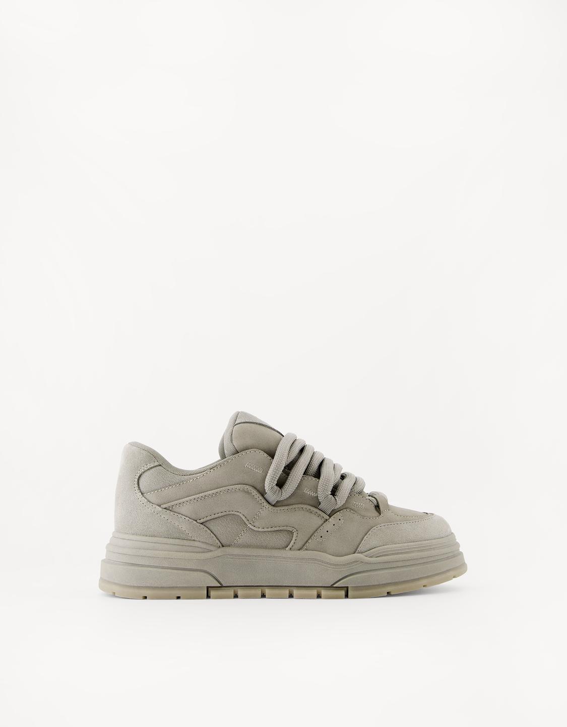 Chunky skater trainers