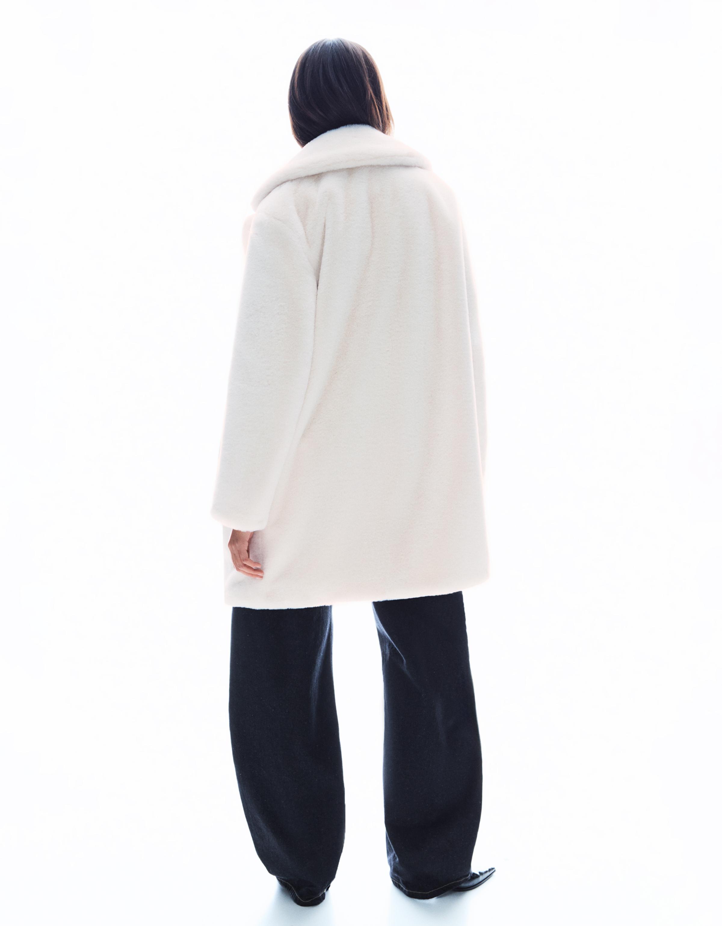 Faux fur coat — Cream
