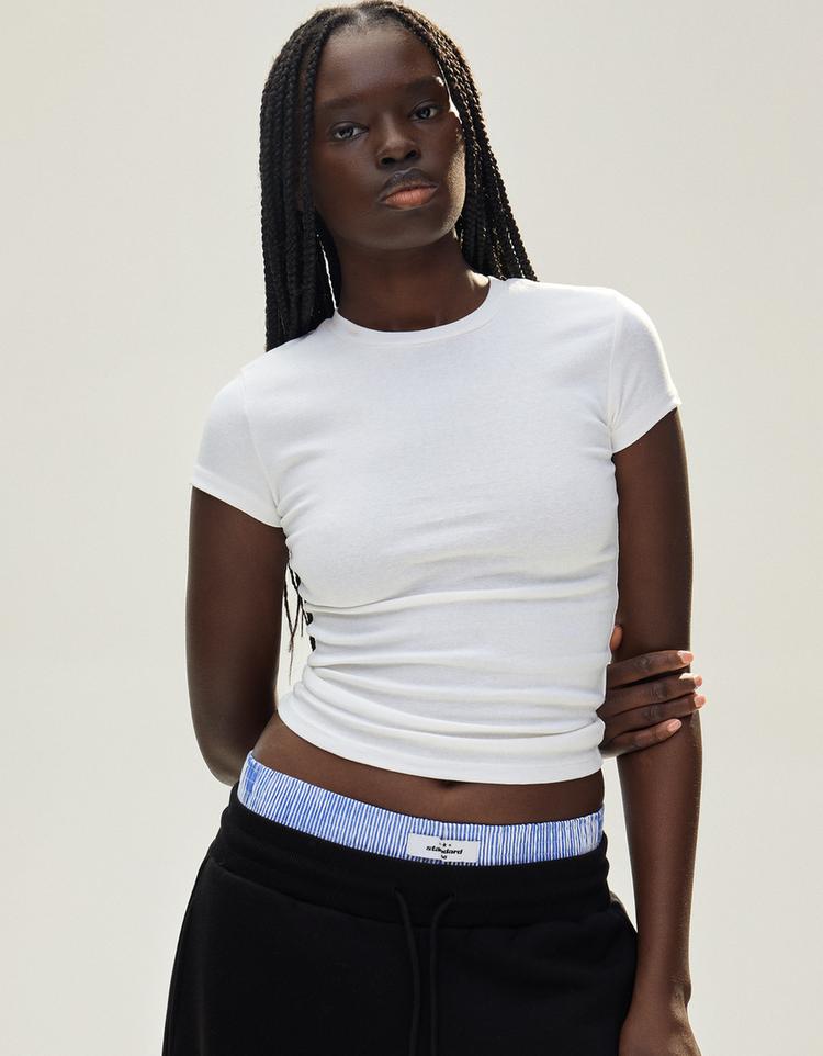 Kısa kollu bisiklet yaka tişört