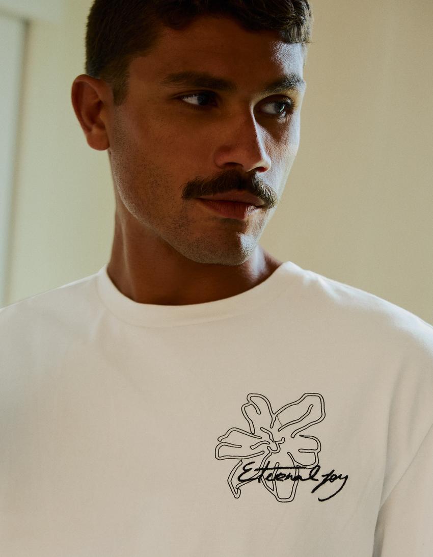 Camiseta manga corta bordado-Blanco
