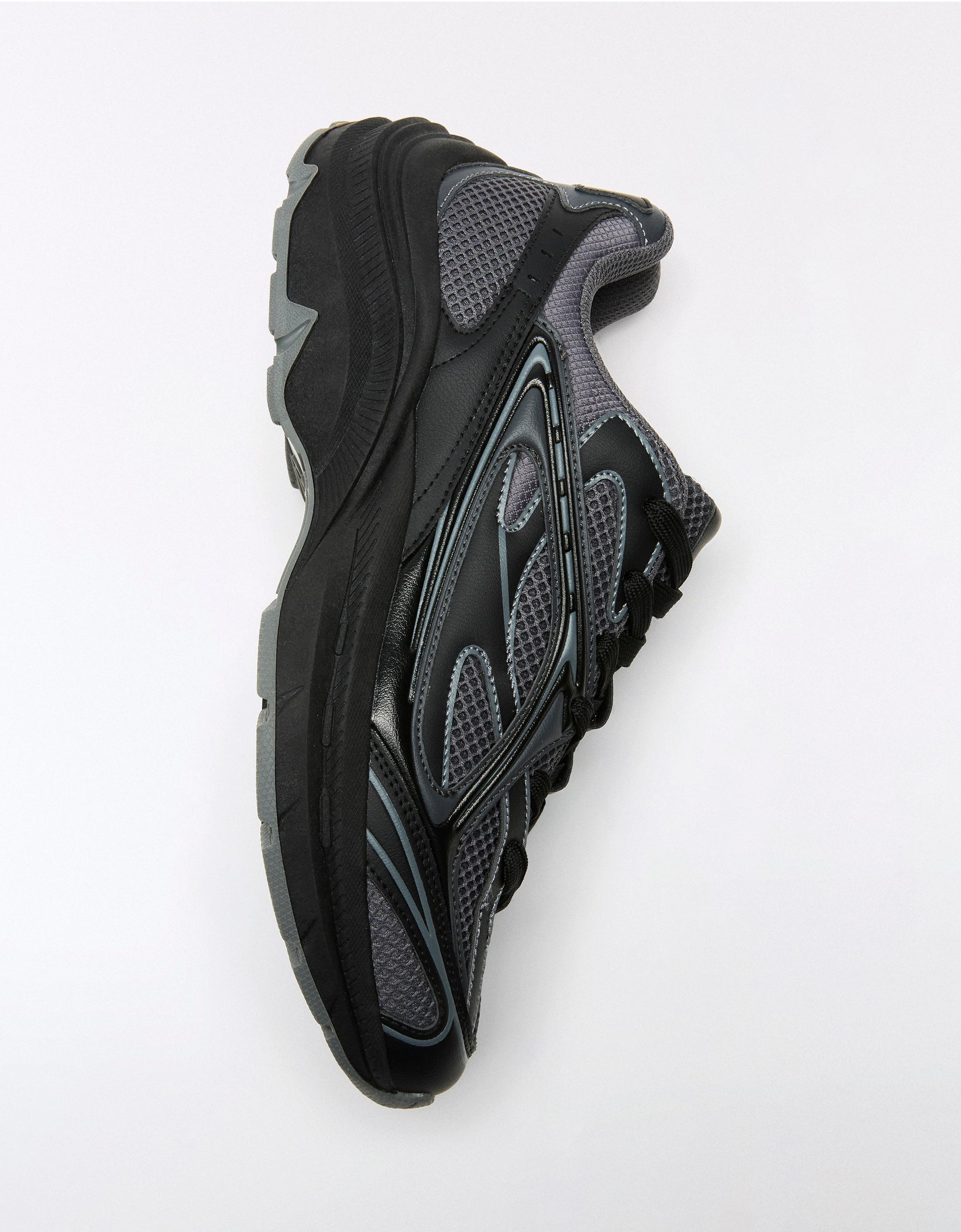 Chunky sole trainers — BLACK