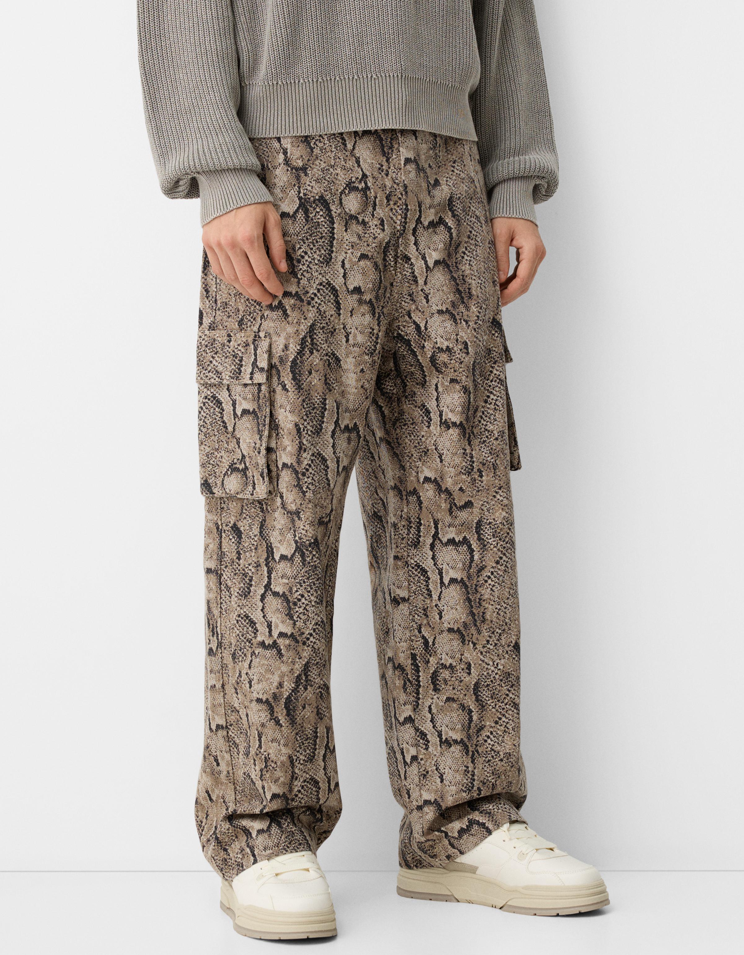 Bershka Cargohose Mit Animalprint Herren 38 Camel