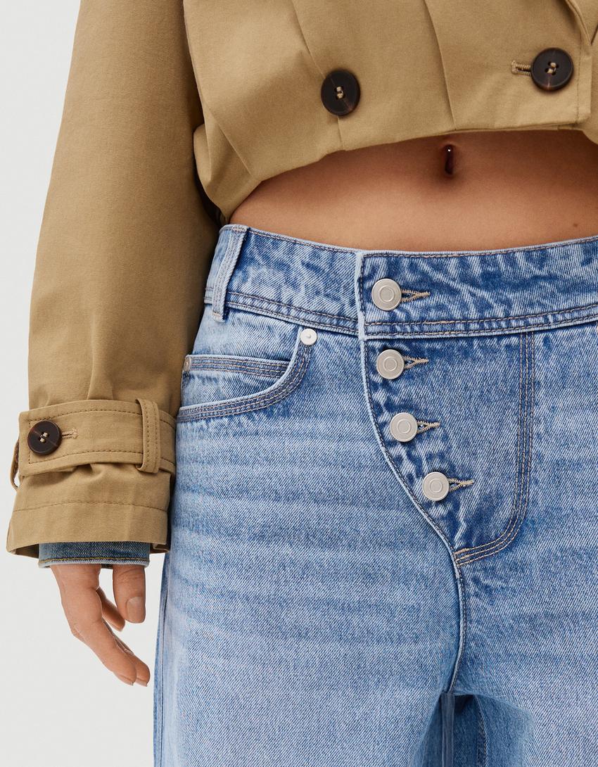 Düşük bel, önü düğmeli, geniş paça barrel jean-Açık mavi