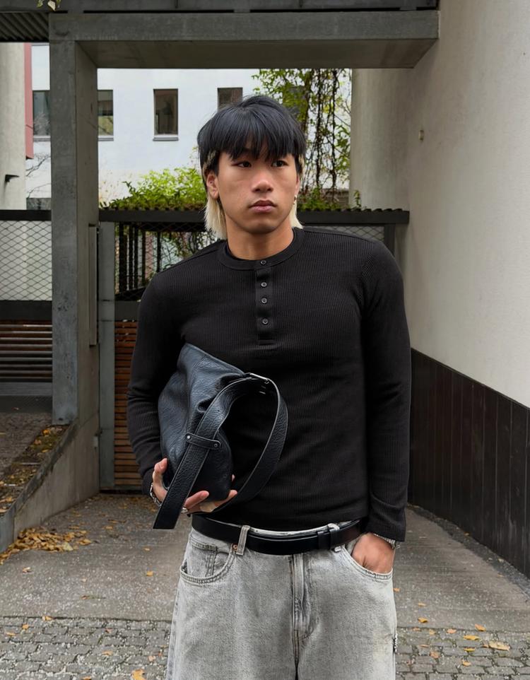 Long-sleeve slim-fit Henley collar T-shirt