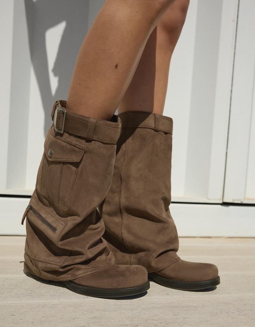 Flat boot with pant pockets-Brown