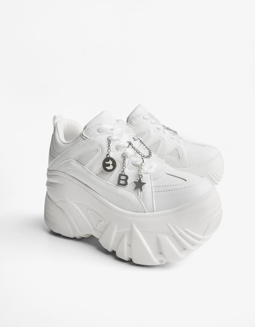 Zapatillas plataforma XL con charms-Blanco-4