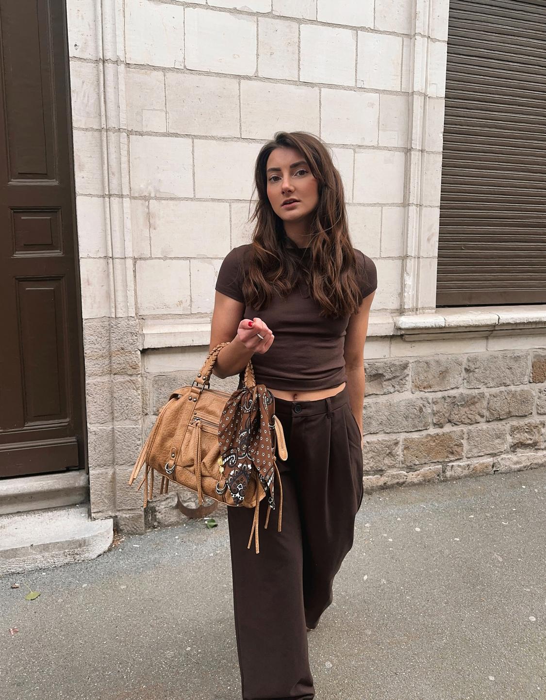 Low-rise baggy trousers