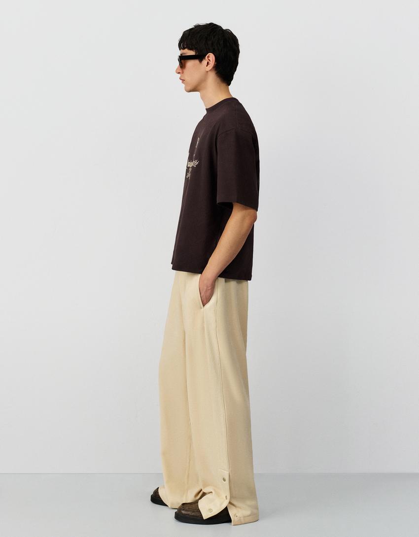 Short sleeve T-shirt with embroidery-Brown