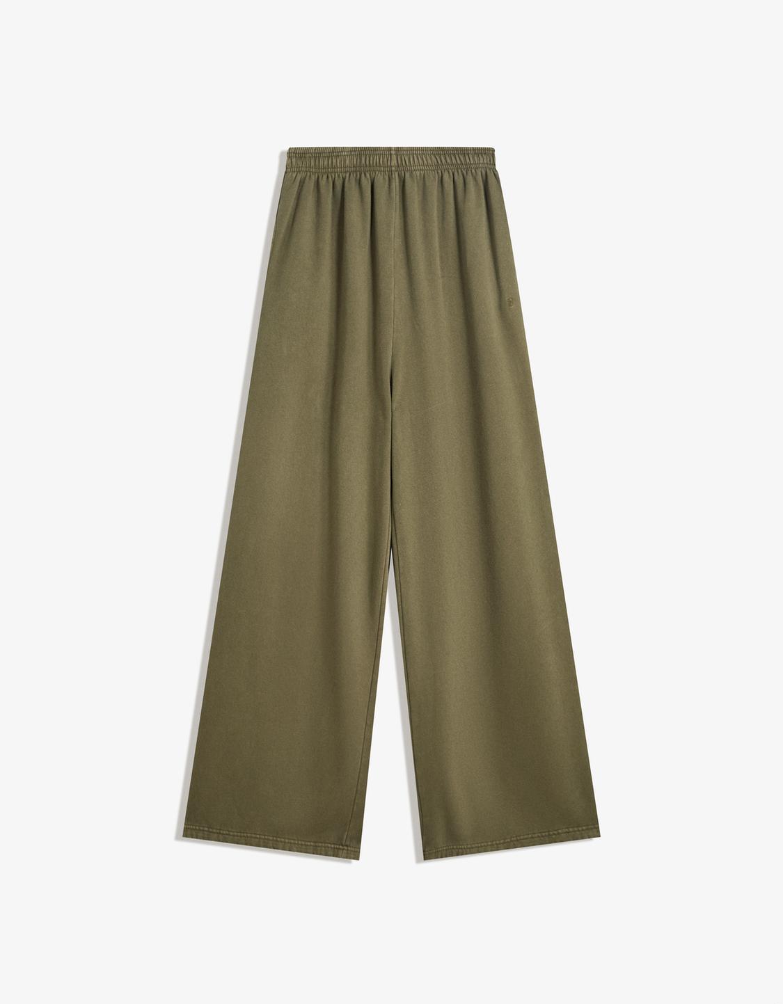 Plush joggers with stoppers