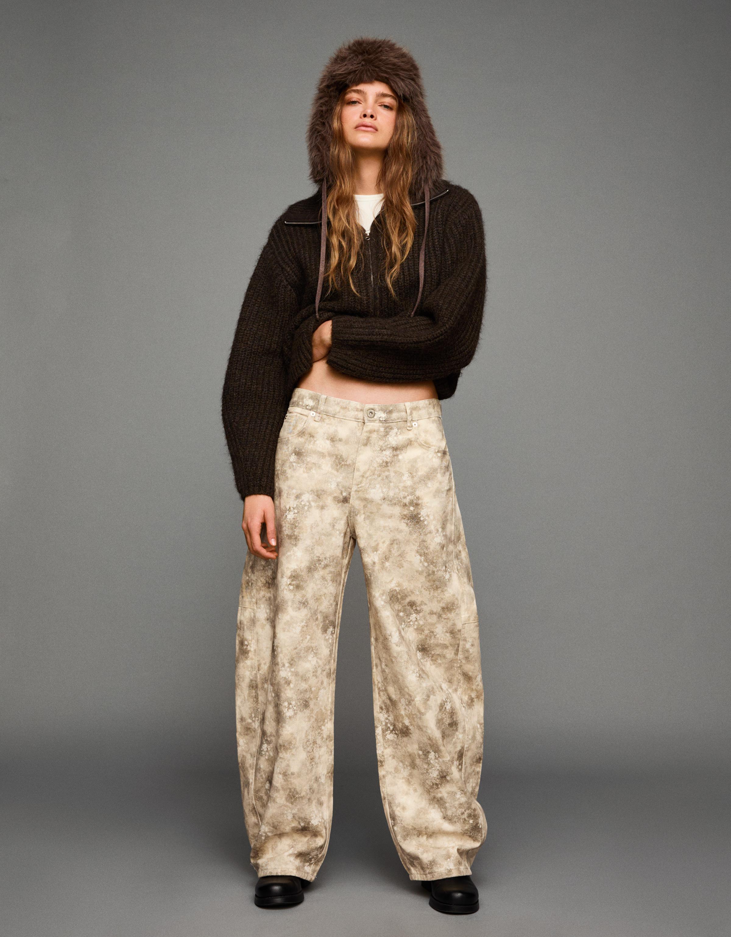 Bershka Barrel-Hose Mit Print Damen 40 Kombiniert