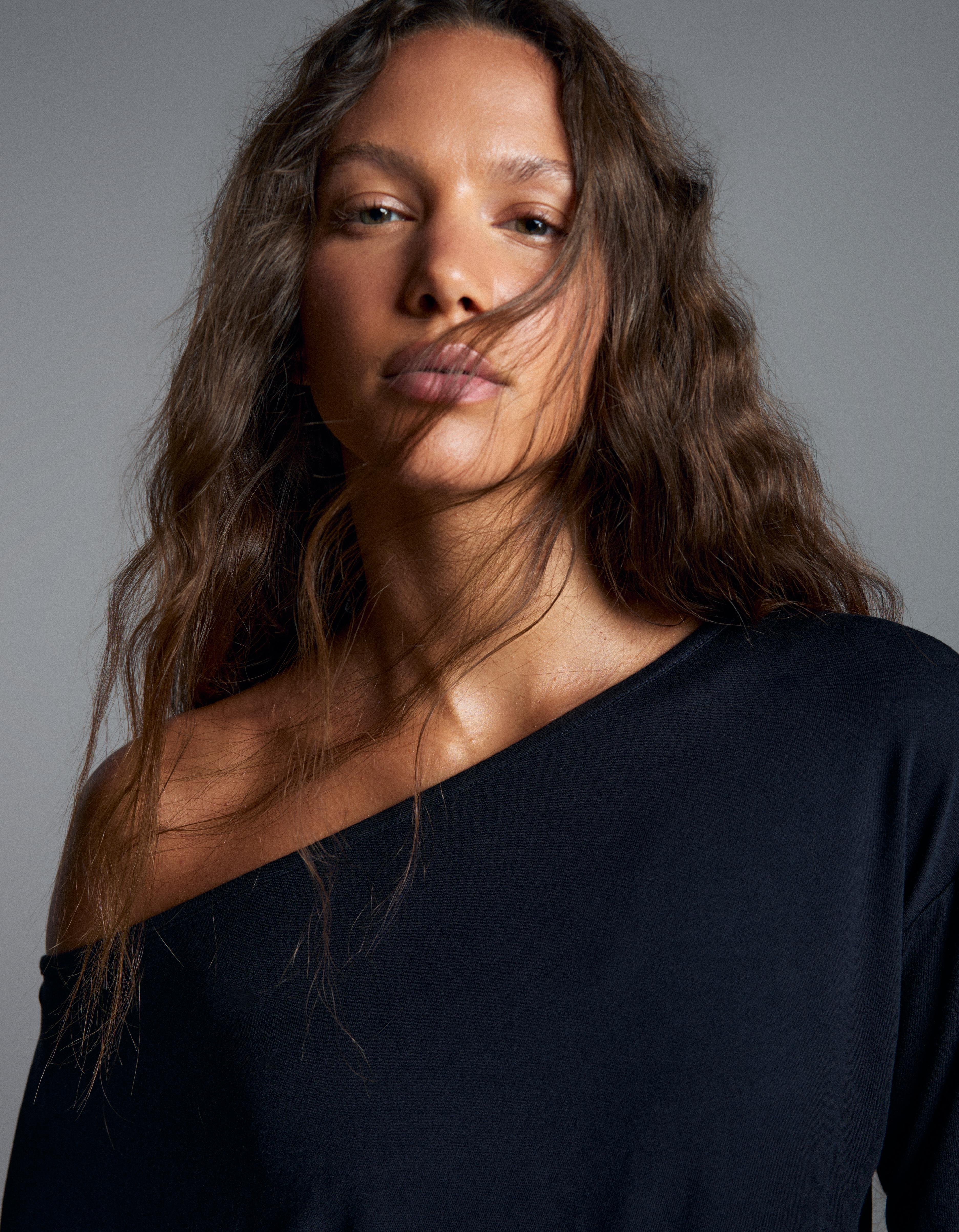 Asymmetric neck long-sleeved T-shirt — Blue