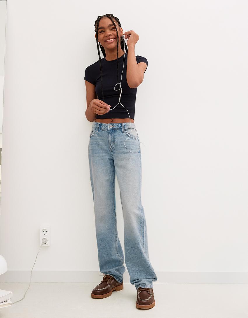 Low-waist straight fit jeans