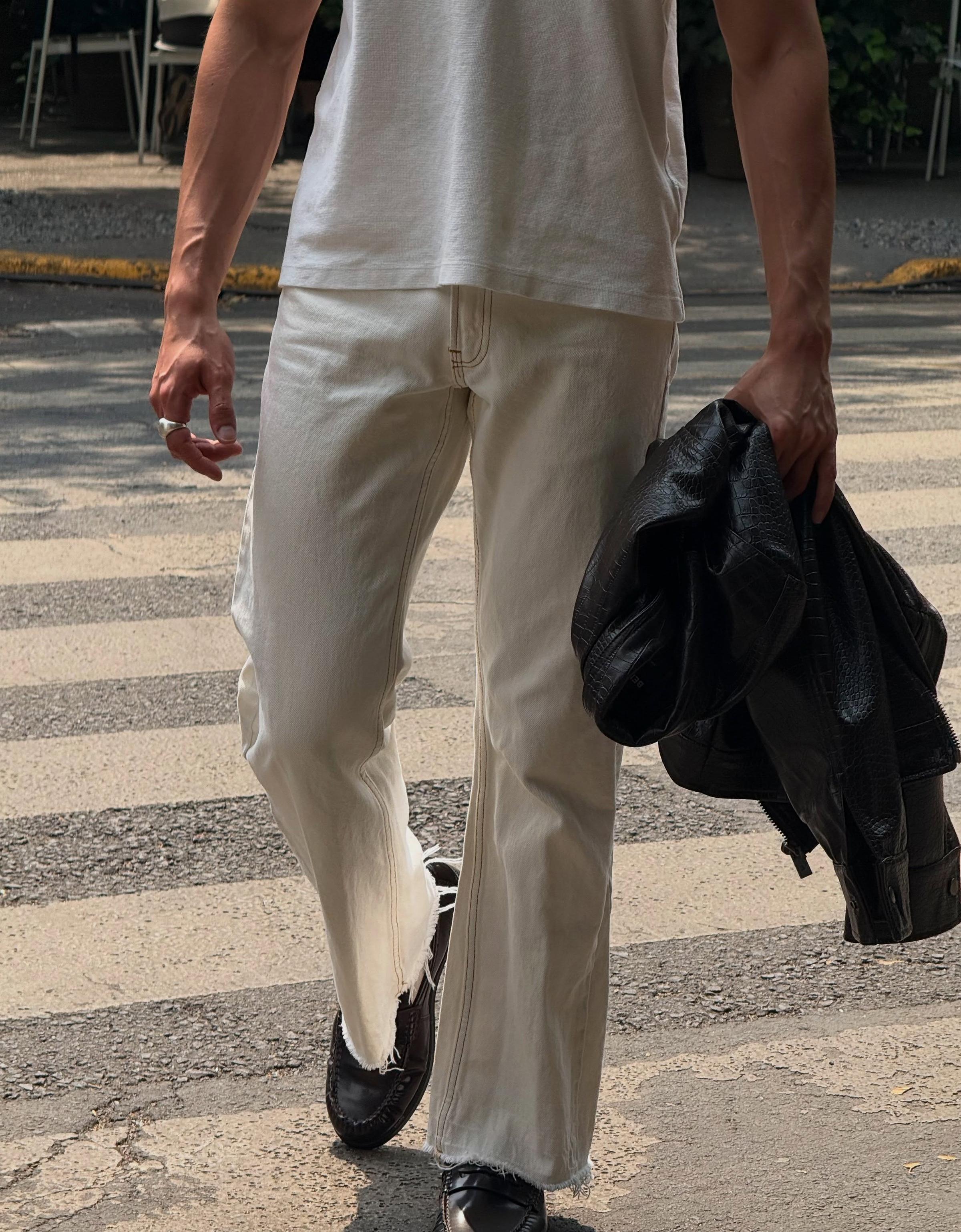Straight-fit flared jeans — Cream
