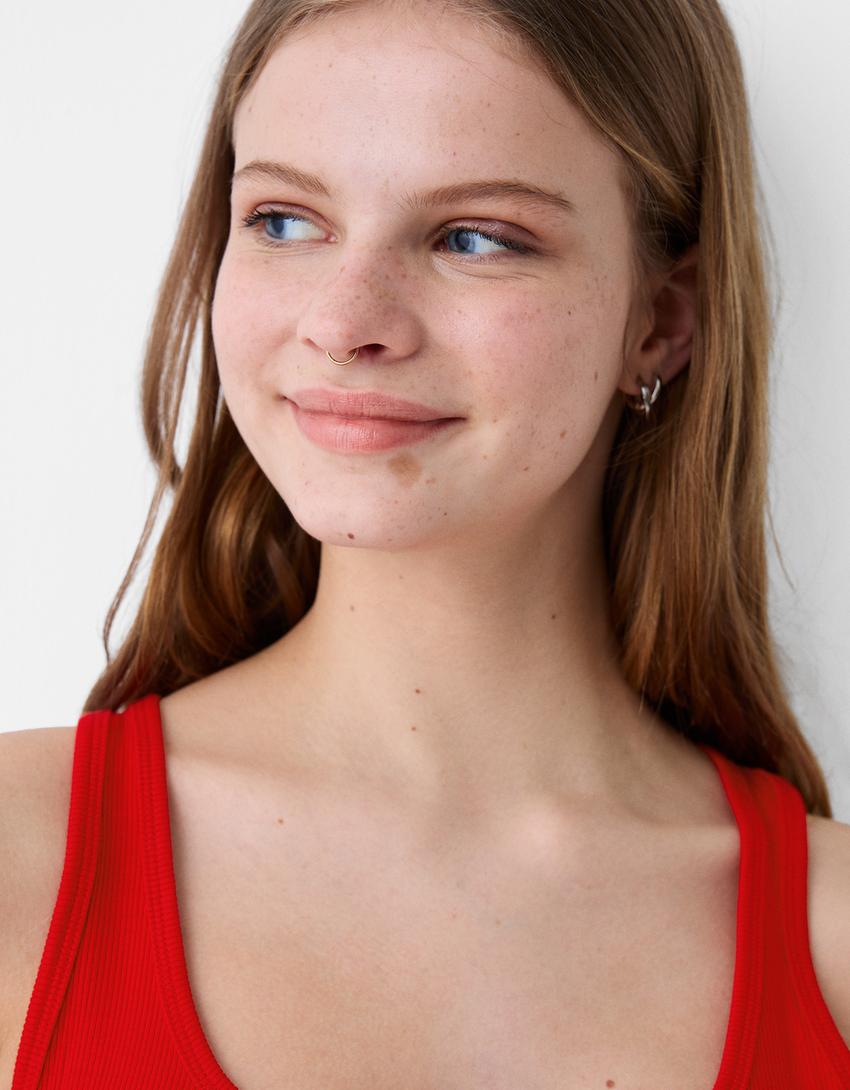 Strappy crop top-Red-2