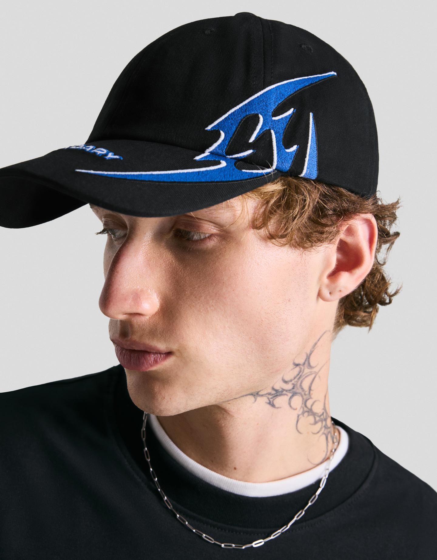 Bershka czapka haftowana czarny