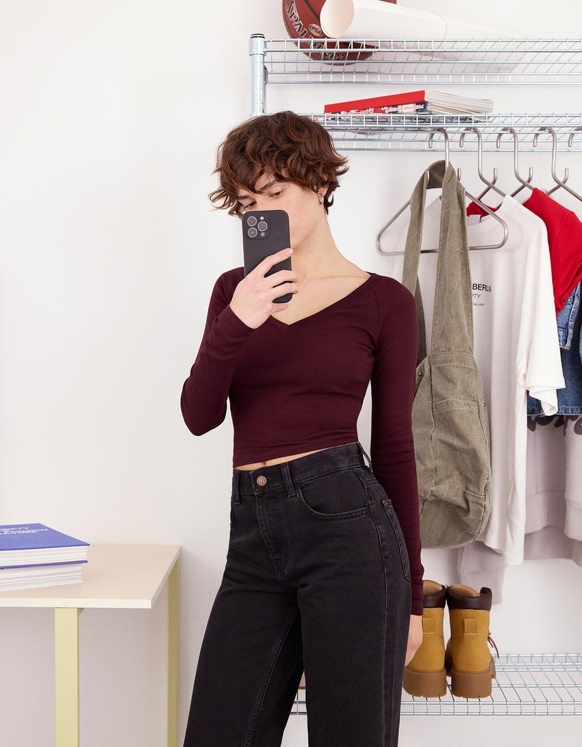 Long sleeve V-neck T-shirt Women Bershka