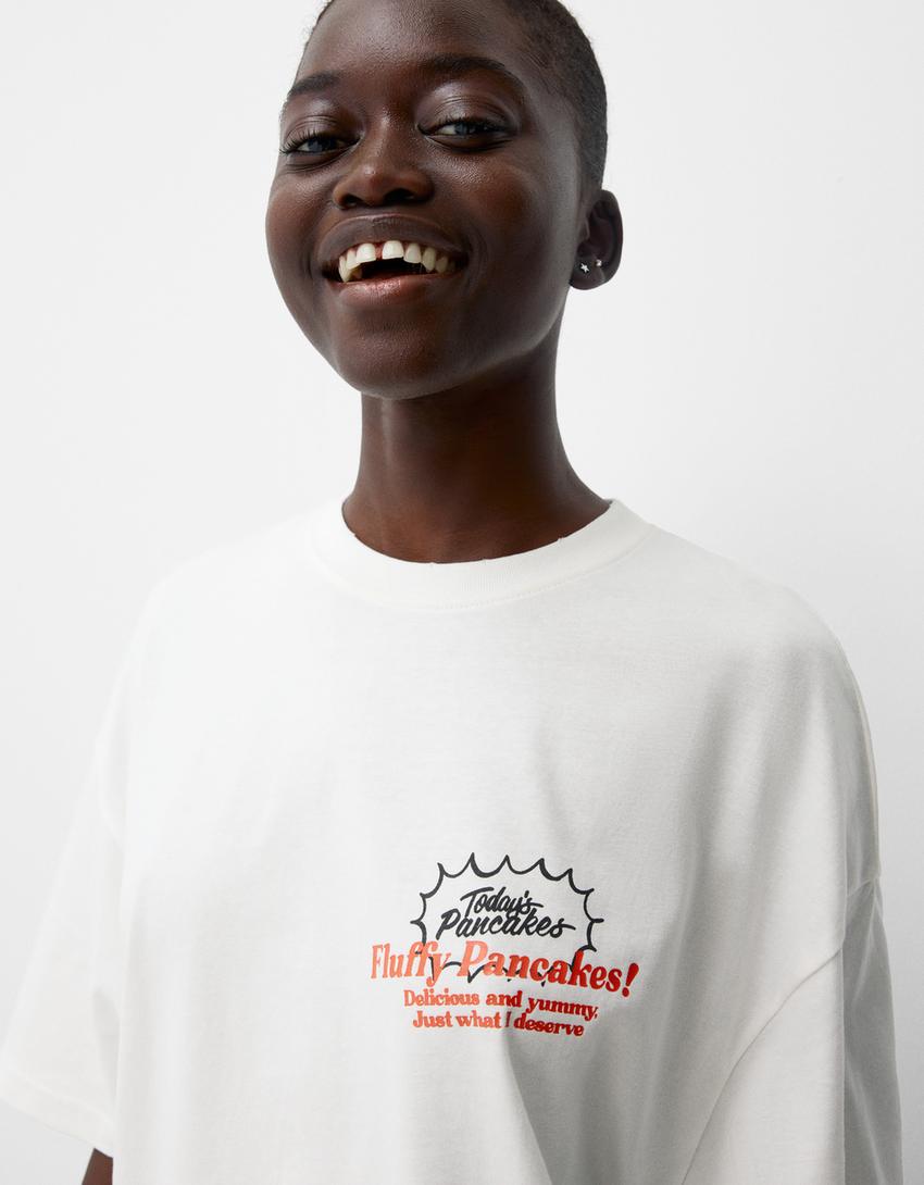 تيشرت بأكمام قصيرة وطبعة-كريمي-6