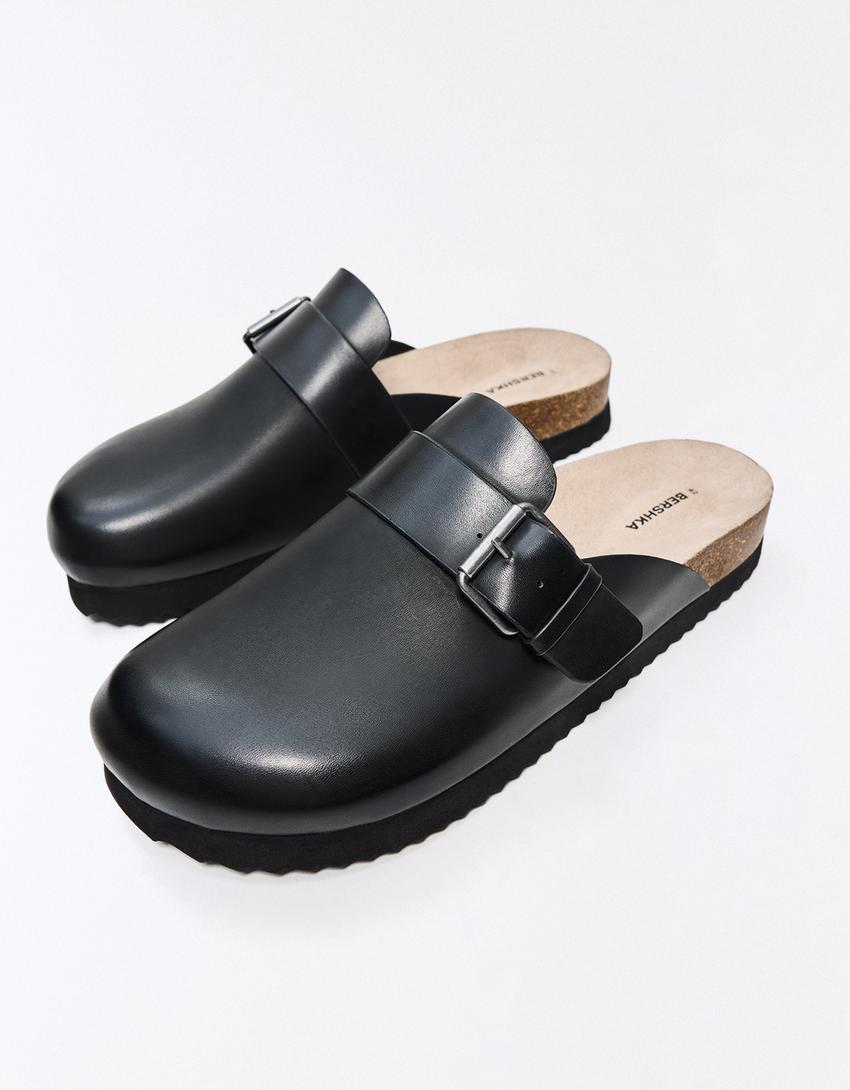 Clog with buckle detail-BLACK