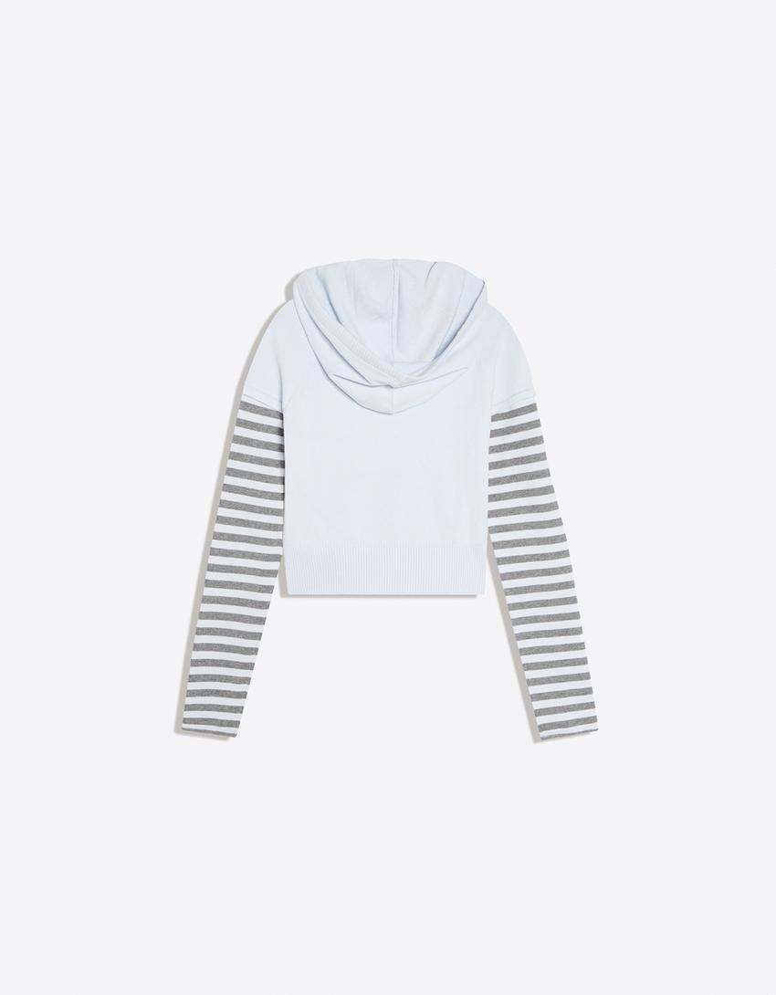 Maglia con cappuccio e maniche a contrasto-Azzurro Chiaro